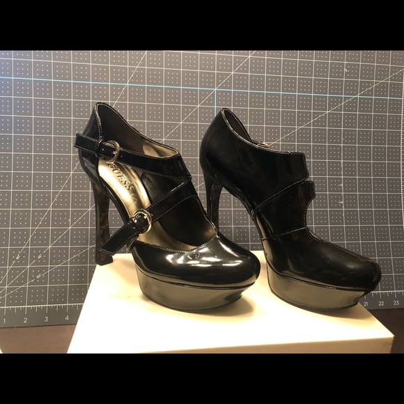 Guess Heels - Picture 2 of 5
